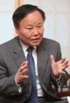 [격돌 Interview] “김무성은 박근혜 그림자와 싸운다”