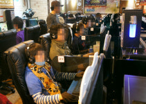 [세태 리포트] “왜 PC방 밤샘? ‘야자’처럼 어울리는 재미 ”