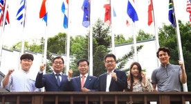 [통일을 일구는 사람들] “탈북민 지원, 청소년 통일 교육으로   안보도시 대구를 통일선봉시로”