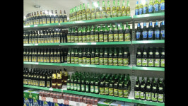 [단독입수] 70년대에 멈춰 선 듯한 남포… 대동강에 배 띄워 위스키 홀짝