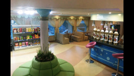 [단독입수] 70년대에 멈춰 선 듯한 남포… 대동강에 배 띄워 위스키 홀짝