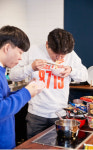 “외세 라면을 배격하라” 北매운닭면 얼벌벌한 맛