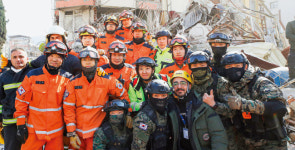 “한국인처럼 도와준 사람들 없다! 신의 가호 함께하길…”