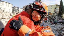 “한국인처럼 도와준 사람들 없다! 신의 가호 함께하길…”