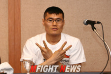 버질과 2차전 앞둔 김세기의 여유만만 포즈