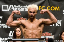 뼈만 남은 조쉬 코스첵, 보는 이도 안쓰러워