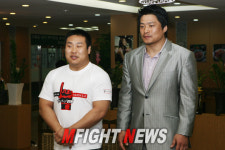 최무배짐의 두 헤비급 파이터, 최무배와 푸우 김재영