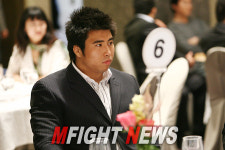 M-1 기자회견장 찾은 삼비스트 이상수