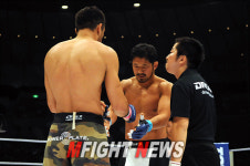 [드림] 인사 나누는 윤동식과 무사시