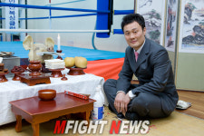 WBC 전 세계챔프 지인진, 복싱체육관 개관
