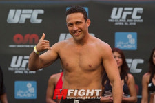 [UFC] 40대 헨조 아직 쓸만하죠?