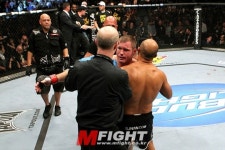 [UFC] 어리둥절한 맷 휴즈 