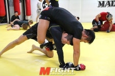 히오키 백 잡은 강경호 나도 그래플링 강자