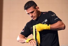 벨트 브라질로 가져갈까? UFC 정상 노리는 안요스