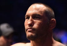 입장하는 헨더슨, 벌써 44번째 경기