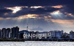 [포토뉴스] 비 개인 후 서울하늘