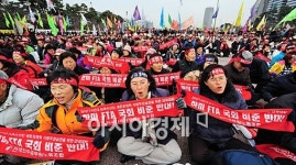 [포토뉴스] 뜨거운 열기에 농민대회