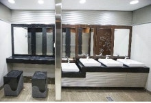 지하철 화장실 호텔이 부럽지 않다