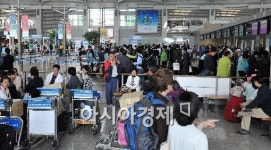 [포토]징금다리 연휴 해외로 해외로