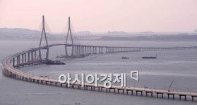 인천대교 송도방향 STA. 1-100 | [포토] 송도국제도시에서 바라본 인천대교