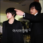 [포토]빈소 조문객 맞는 부녀 전영록-전보람