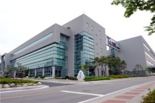 [르포]첨단자동차부품 양산 맞춰 공장도 키워야죠