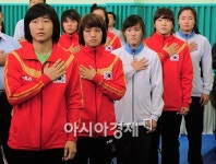 레슬링 여자 대표팀, 전용 체육관 개관… 광저우 금사냥 탄력 받아