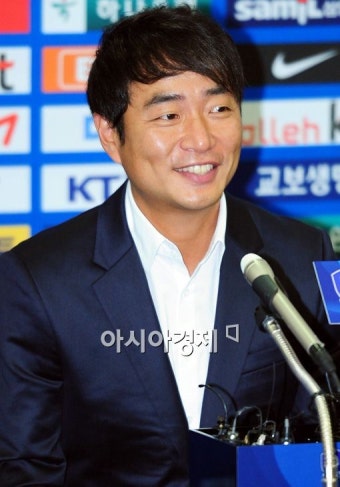 [포토]최인철 감독 '지소연 활약 기대된다'