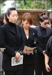 [포토]故 최진실 추모하는 정선희-엄정화 등 동료연예인