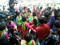 [르포]신림동 신원시장 배추전쟁..1만4천원 들고 줄 선 까닭은?