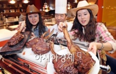 [포토]일반스테이크 4배 크기 카우보이스테이크
