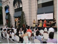 강남 거리 어디나 흥겨운 공연장 된다