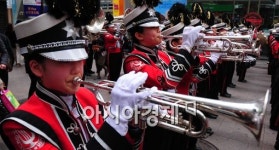 [포토] 신나는 고적대 퍼레이드