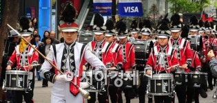 [포토] 화려한 고적대 퍼레이드