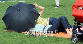 [포토]우산속 데이트?