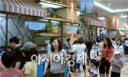 [신세계百 NEW 세계 주류대전］女 보란듯, 수입맥주의 부드러운 유혹