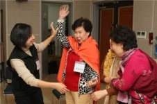 동네 할아버지 할머니가 연극무대 주인공 되다