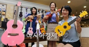 [포토]형형색색의 우쿨렐레
