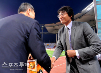 [포토] 허정무-황선홍 '한 판 붙어봅시다'