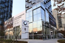 BMW 송도신도시 첫 전시장 오픈..수입차 메카 뜨나