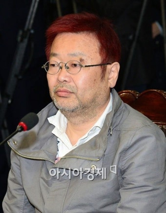 [포토] 빨간 머리로 염색한 조동원 비대위원