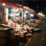 파리 날리는 청과시장...트럭몰고 거리로 나온다