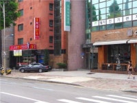 인도 지장물 없애 보행환경 개선