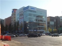 삼성·LG, 도산대로 추격전