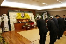 한국 재계에 좋은 리더를 잃었다, 구평회 명예회장 조문 사흘째