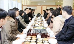 신화JH구내식당 | [포토]박준영 전남지사, 직원들 격려