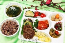 순천시가 자체 개발한 “순천미인도시락” 영양만점