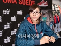 [포토]B1A4 신우, 사인 시작해볼까?
