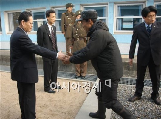 강원도 고성에서 북한군 하사 한 명이 MDL을 넘어 남한으로 귀순한 사건 발생 요약