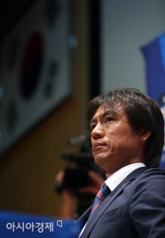[포토] 홍명보 감독 '결연한 눈빛'